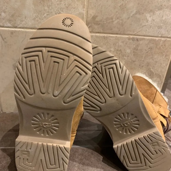 UGG women boots - Picture 2 of 7